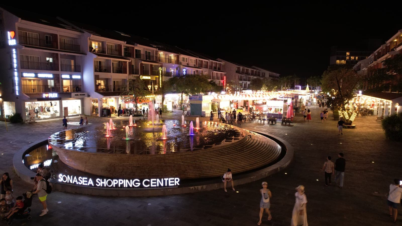 Food and evening activity at Sonasea Night Market