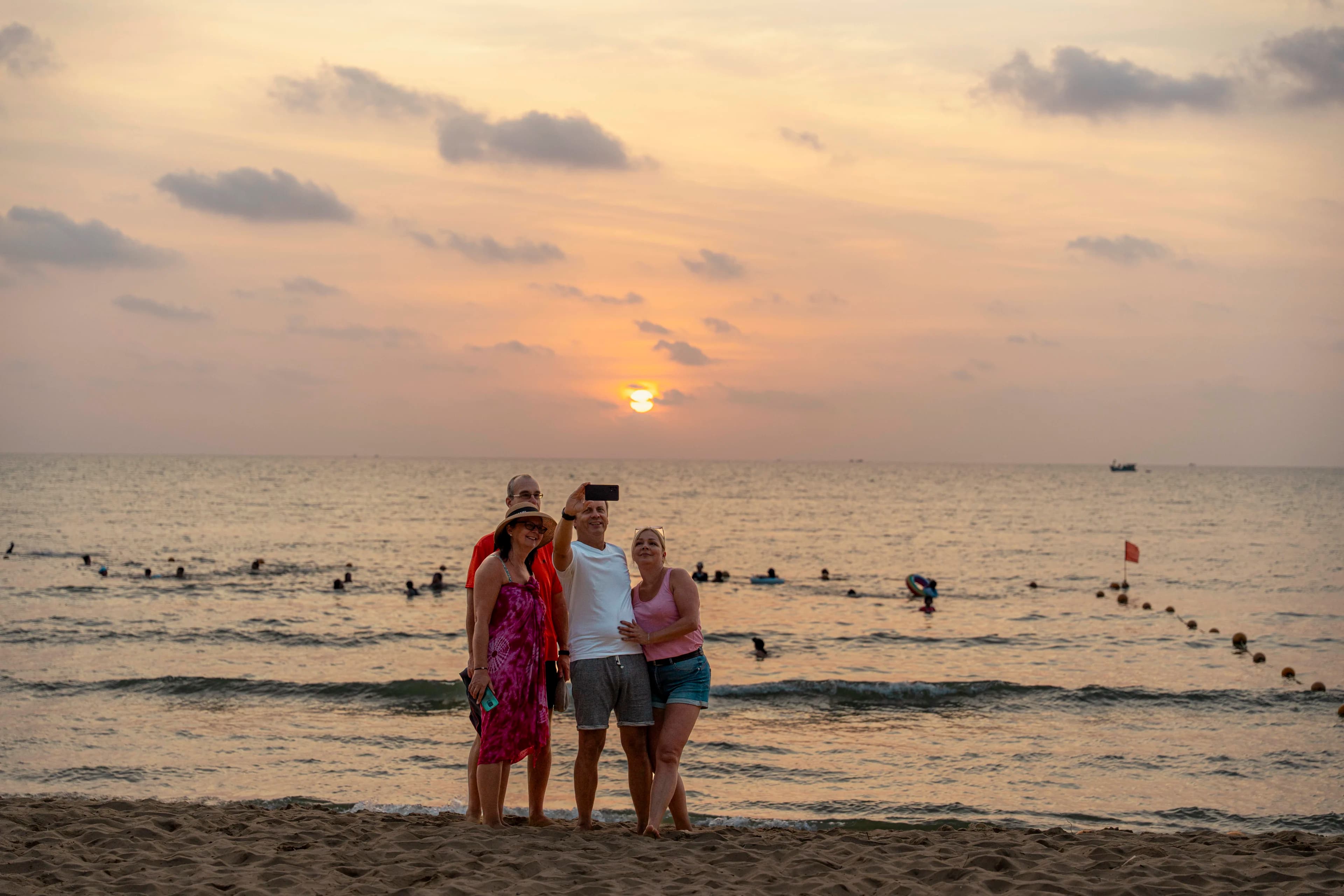 Long Beach in Phu Quoc during beach time